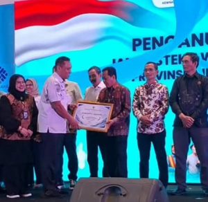 Pemkab Enrekang Raih Jamsostek Award, Beri Jaminan Sosial bagi Pekerja Rentan dan Masyarakat Miskin