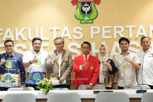Di Tengah Kesibukan Memimpin Sidrap, Bupati Syaharuddin Tuntaskan Seminar Hasil Doktoral di Unhas