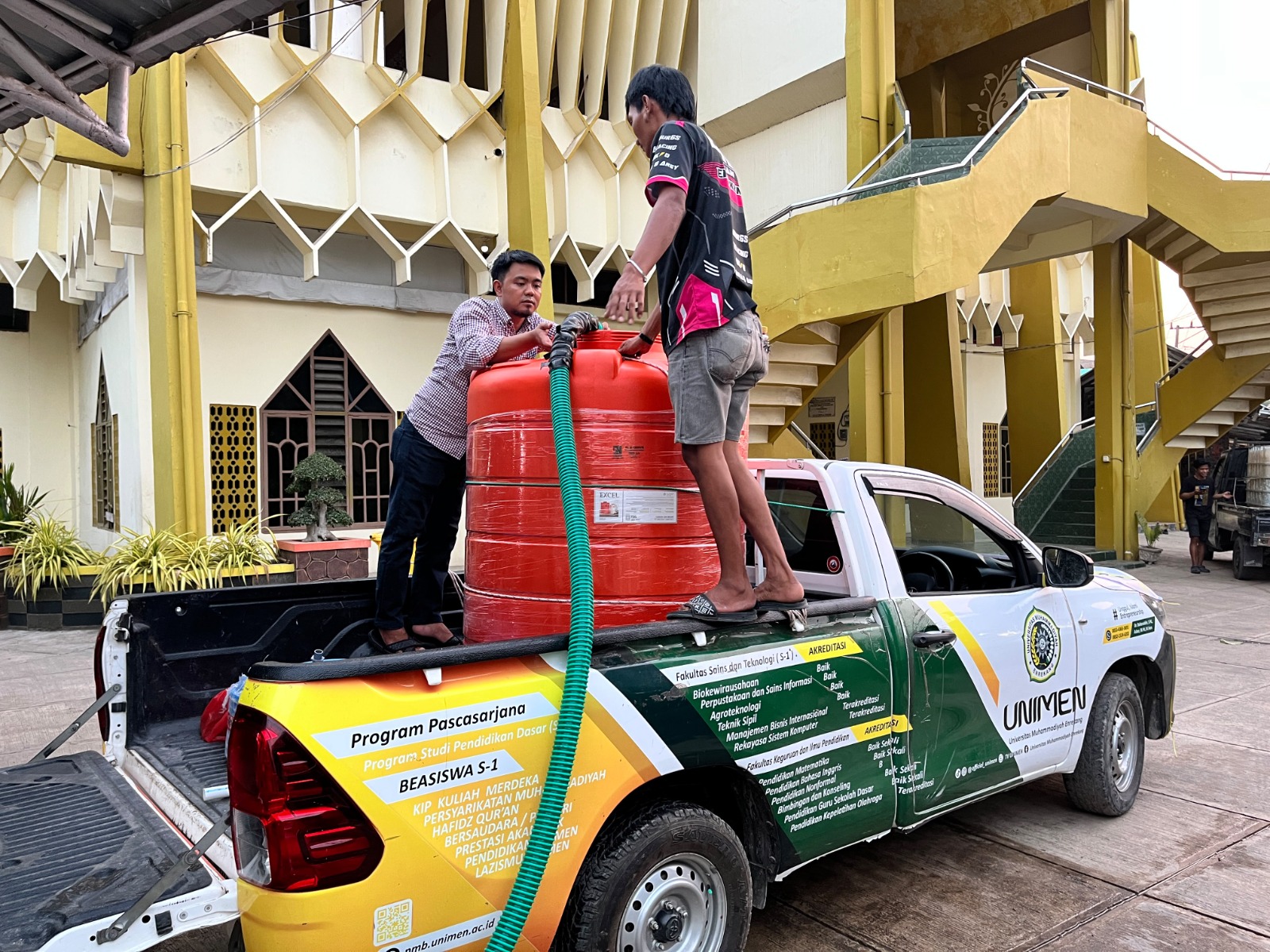 Bukan Sekadar Bantuan, Dua Sumur Muhammadiyah Jadi Tumpuan Distribusi Air Bersih di Enrekang