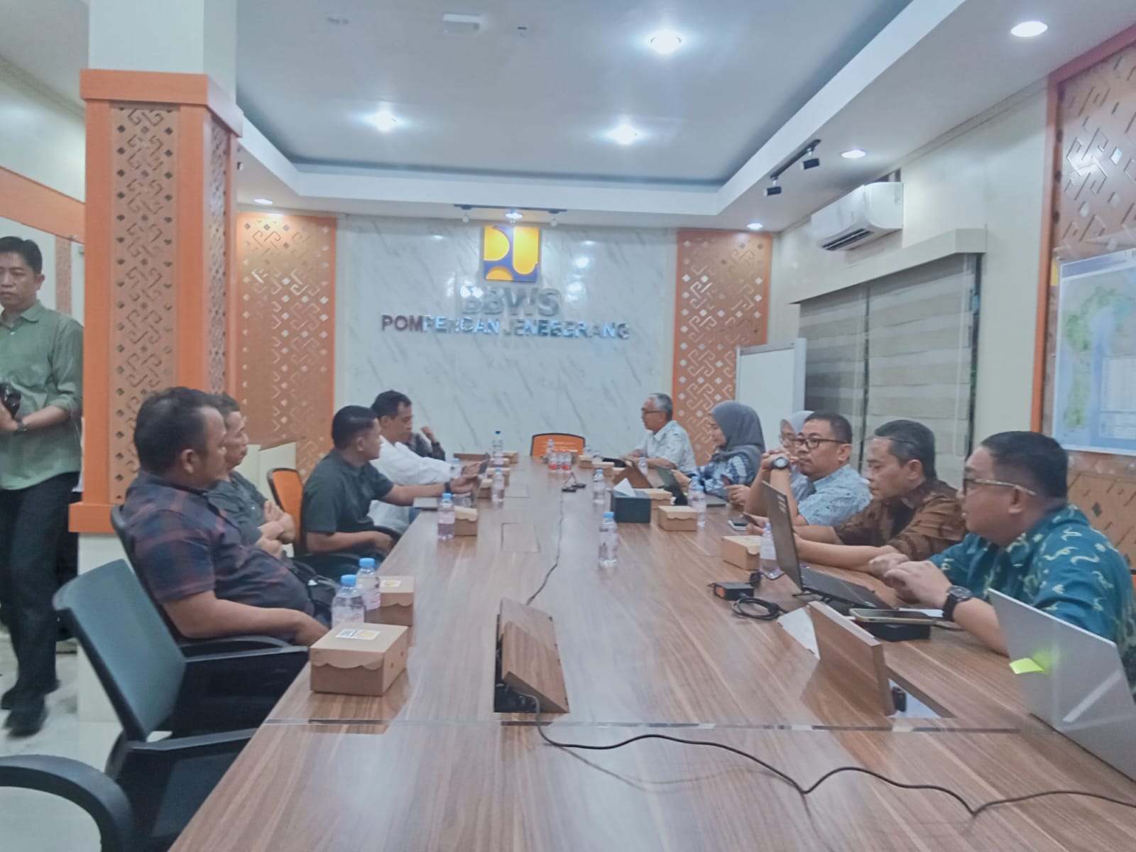 Warga Sekitar wilayah Sungai Saddang (SWISS) Enrekang Protes Keras Desain Talud yang Tutup Pemandangan Sungai..