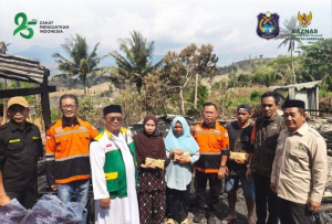 BAZNAS ENREKANG BERGERAK SALURKAN BANTUAN  KORBAN KEBAKARAN DI MALUA.