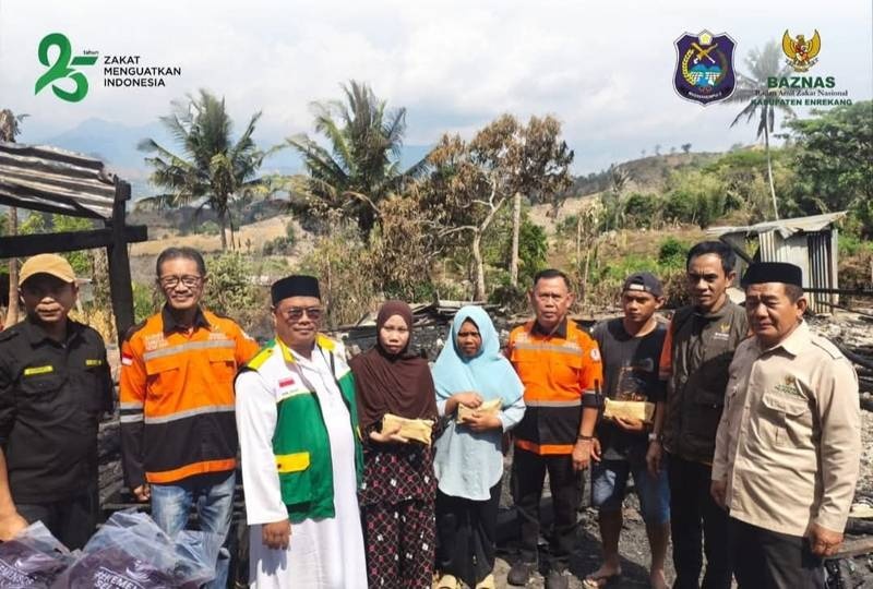 BAZNAS ENREKANG BERGERAK SALURKAN BANTUAN  KORBAN KEBAKARAN DI MALUA.